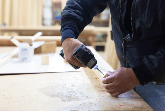 木工制作の作業風景